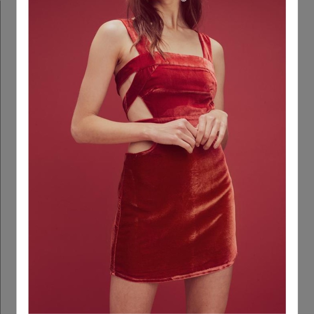 For love and lemons size 0 velvet cut out dress